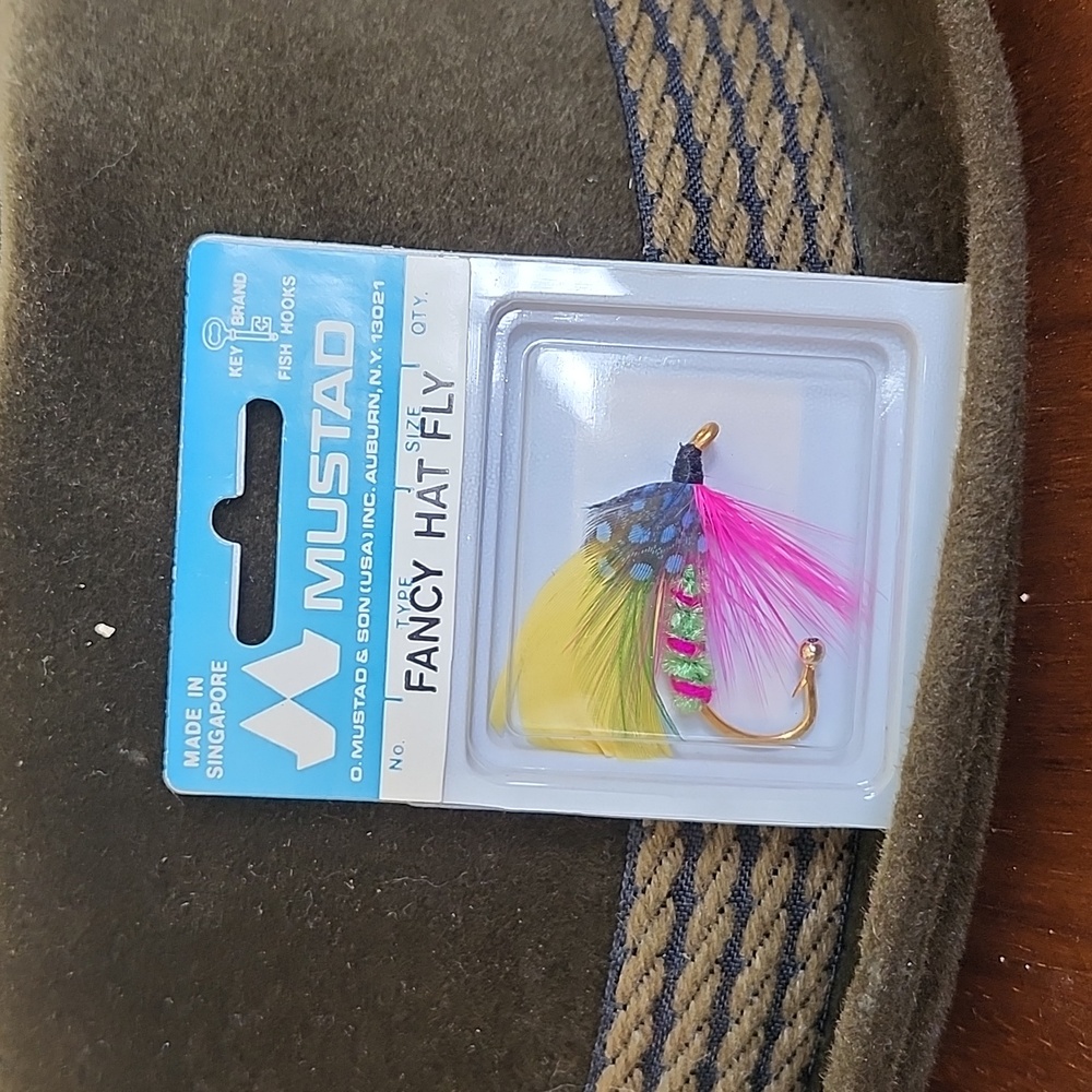 Vintage Mustad Decorative Fancy Hat Fly Pin